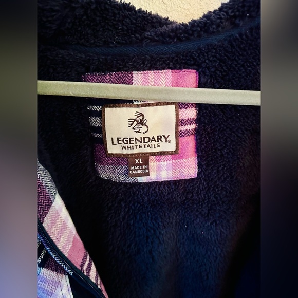 Women’s XL Legendary Whitetails Hooded Fleece Lined Flannel - Picture 3 of 5